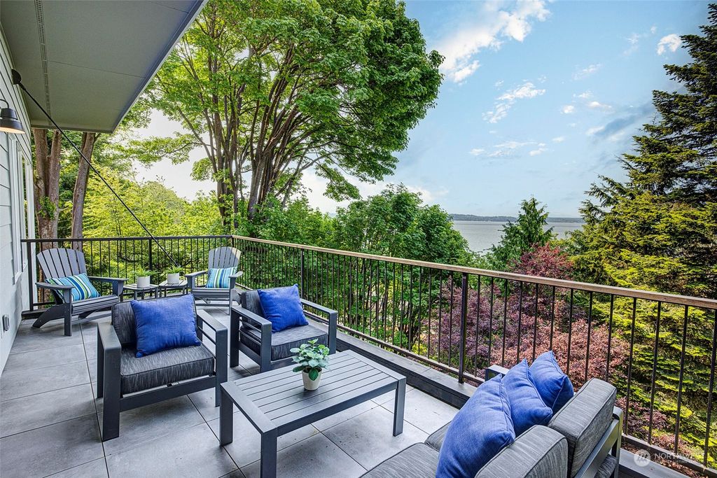 Photo of 5235 SW Jacobsen Road, Seattle, WA 98116 (MLS # 2034980)