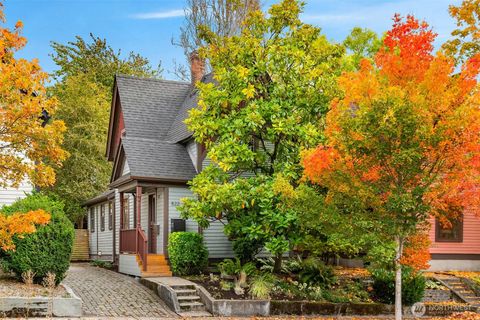 Photo of 822 23rd Avenue, Seattle, WA 98122 (MLS # 2447777)