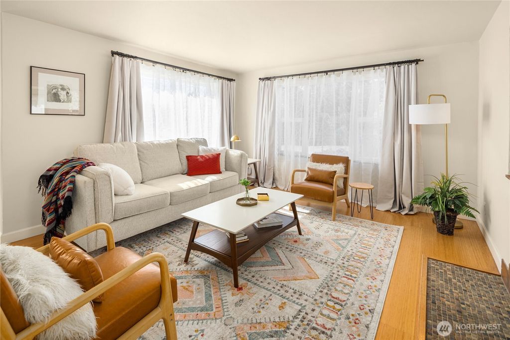 Photo of 11252 Evanston Avenue N, Seattle, WA 98133 (MLS # 2470360)