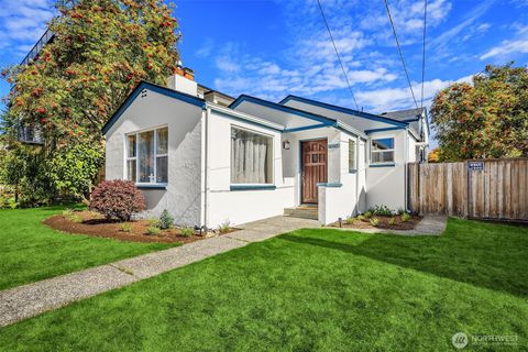 Photo of 11252 Evanston Avenue N, Seattle, WA 98133 (MLS # 2470360)