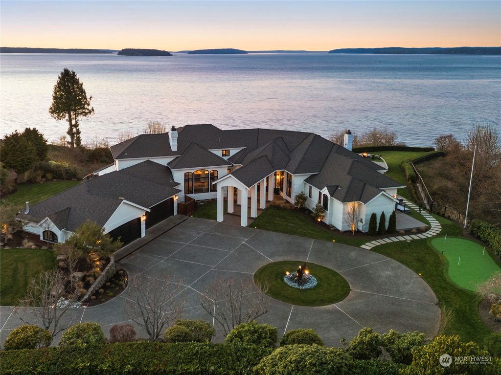 Photo of 954 N Park Drive, Everett, WA 98203 (MLS # 2213953)