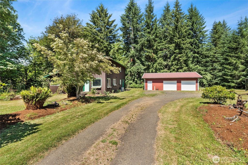 Photo of 223 Porter Creek Road, Elma, WA 98541 (MLS # 2550504)