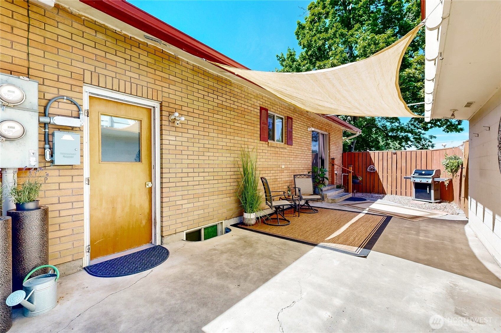 301 NE A Street 1,2,3