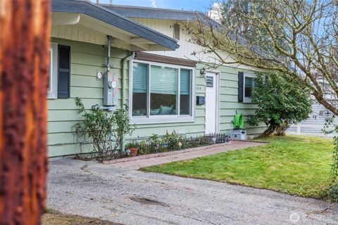 Photo of 3514 Parker Lane, Bremerton, WA 98310 (MLS # 2469617)