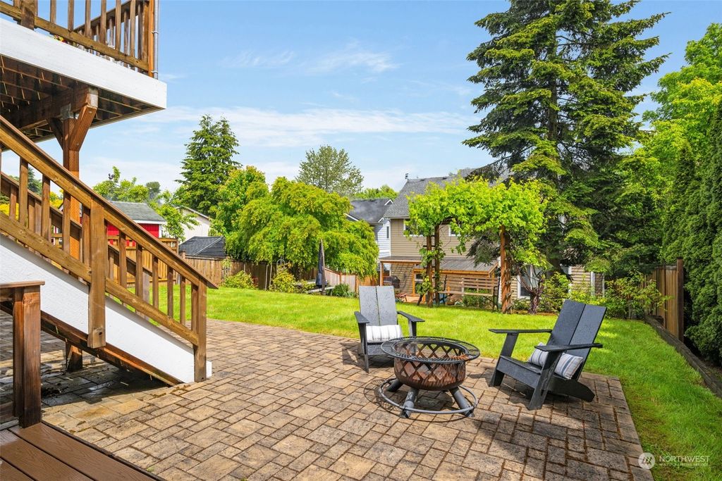 Photo of 6006 18th Avenue SW, Seattle, WA 98106 (MLS # 2245211)