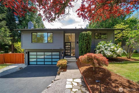 Photo of 9437 NE 126th Place, Kirkland, WA 98034 (MLS # 2558954)