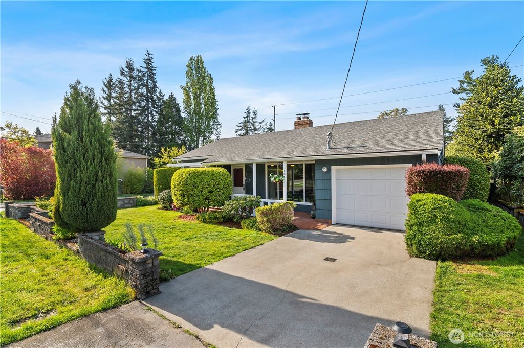Photo of 104 NE 194th Street, Shoreline, WA 98155 (MLS # 2368338)