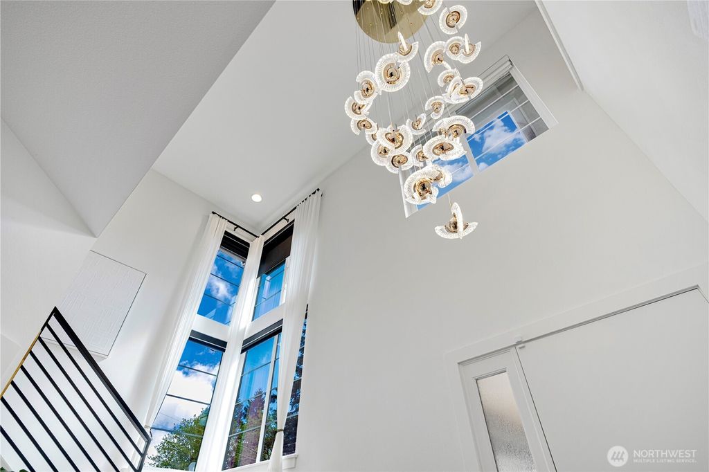 Photo of 9417 132nd AVE NE Ave, Kirkland, WA 98033 (MLS # 2503338)