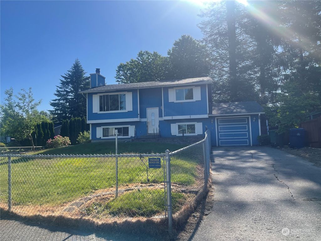 Photo of 220 Belmark Avenue, Granite Falls, WA 98252 (MLS # 2129874)