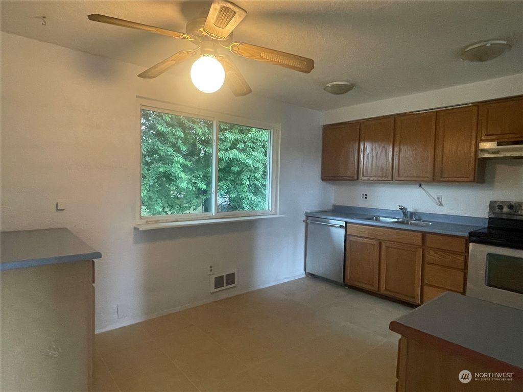 Photo of 220 Belmark Avenue, Granite Falls, WA 98252 (MLS # 2129874)