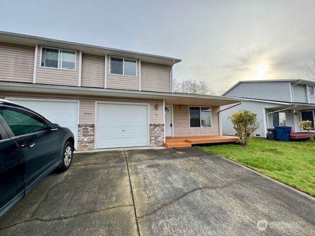 5525 67th Avenue NE A & B