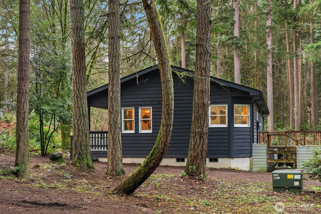 Photo of 12908 SW 244th Place, Vashon, WA 98070 (MLS # 2464079)