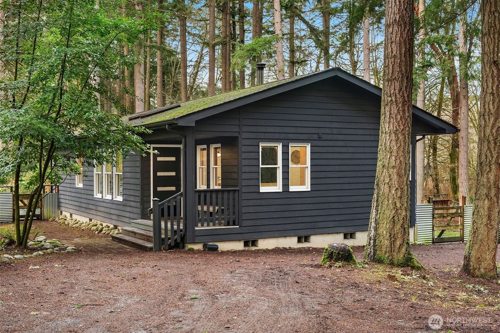 Photo of 12908 SW 244th Place, Vashon, WA 98070 (MLS # 2464079)