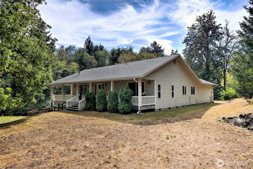 Photo of 1010 SE Binns Swiger Loop Road, Shelton, WA 98584 (MLS # 2576977)