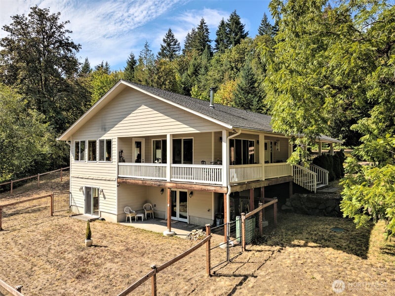 1010 SE Binns Swiger Loop Road