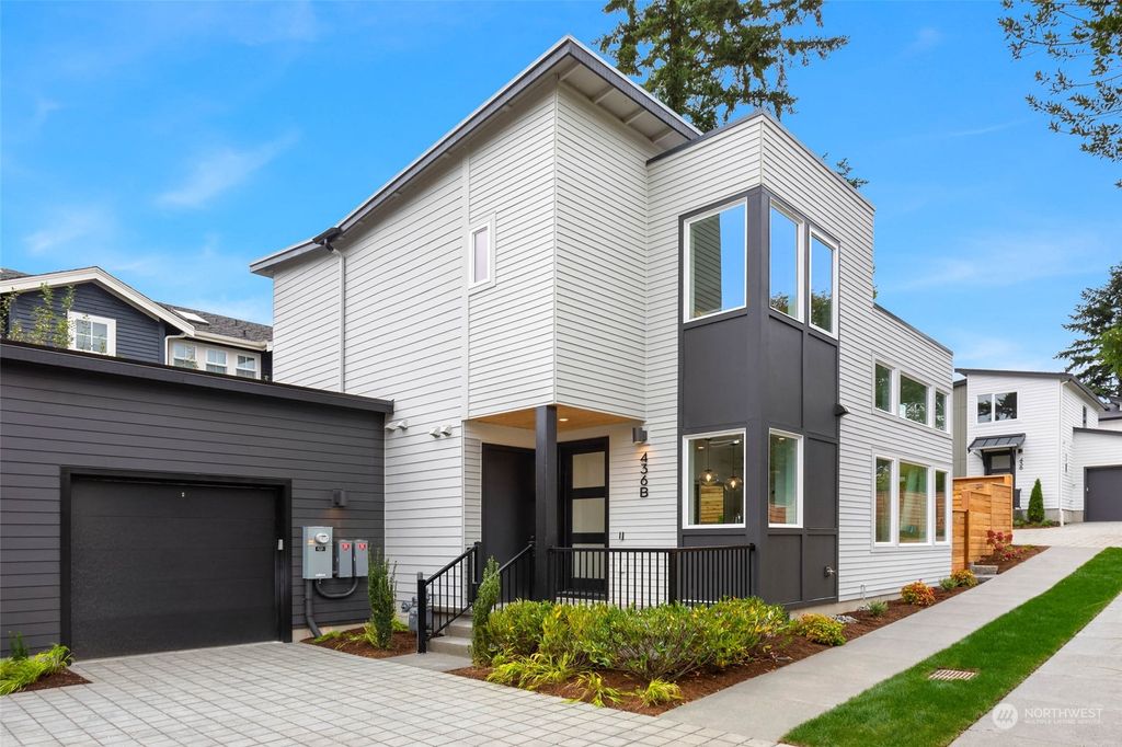 Photo of 436 10th Avenue #B, Kirkland, WA 98033 (MLS # 2169563)