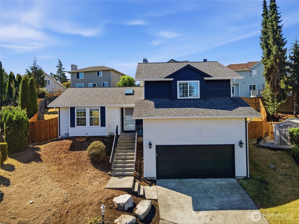Photo of 27705 23rd Avenue S, Federal Way, WA 98003 (MLS # 2554562)