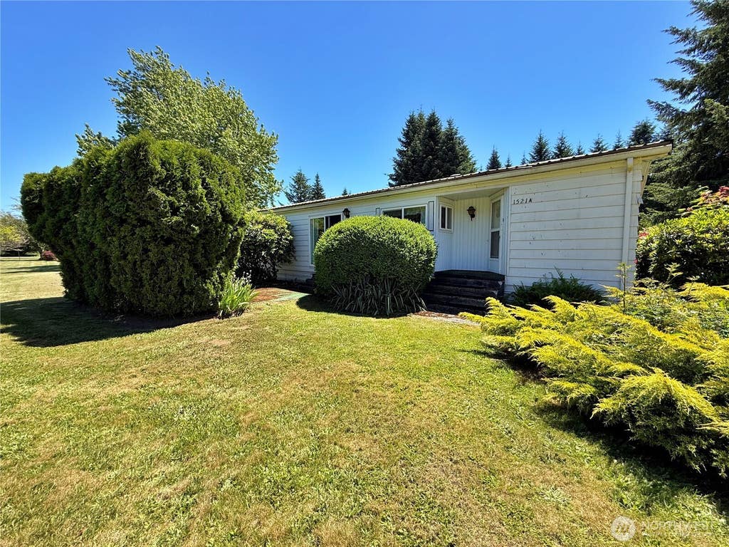 Photo of 1521 Main Avenue #A, Morton, WA 98356 (MLS # 2540133)