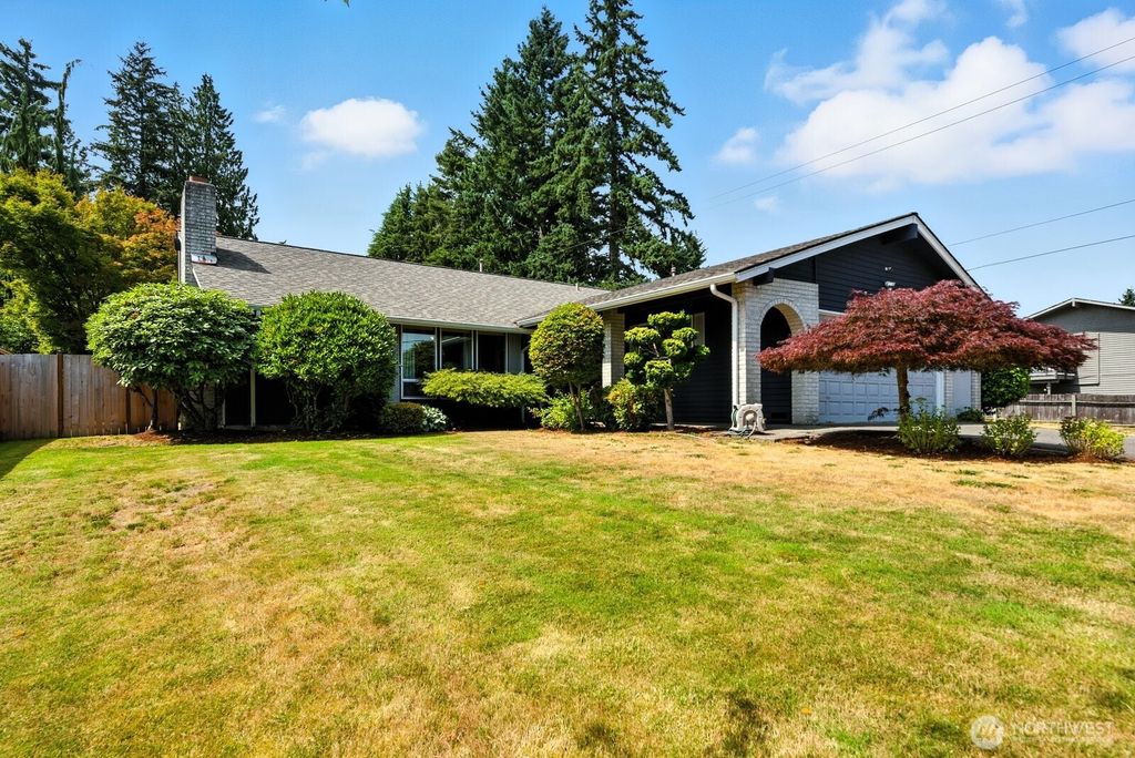 Photo of 17828 Larch Way, Lynnwood, WA 98037 (MLS # 2417446)