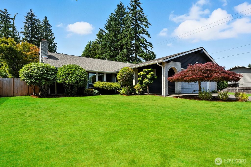 Photo of 17828 Larch Way, Lynnwood, WA 98037 (MLS # 2417446)