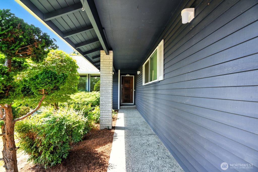 Photo of 17828 Larch Way, Lynnwood, WA 98037 (MLS # 2417446)