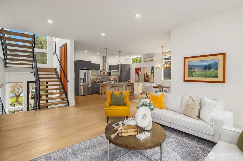 Photo of 369 3rd Place NW, Issaquah, WA 98027 (MLS # 2481262)