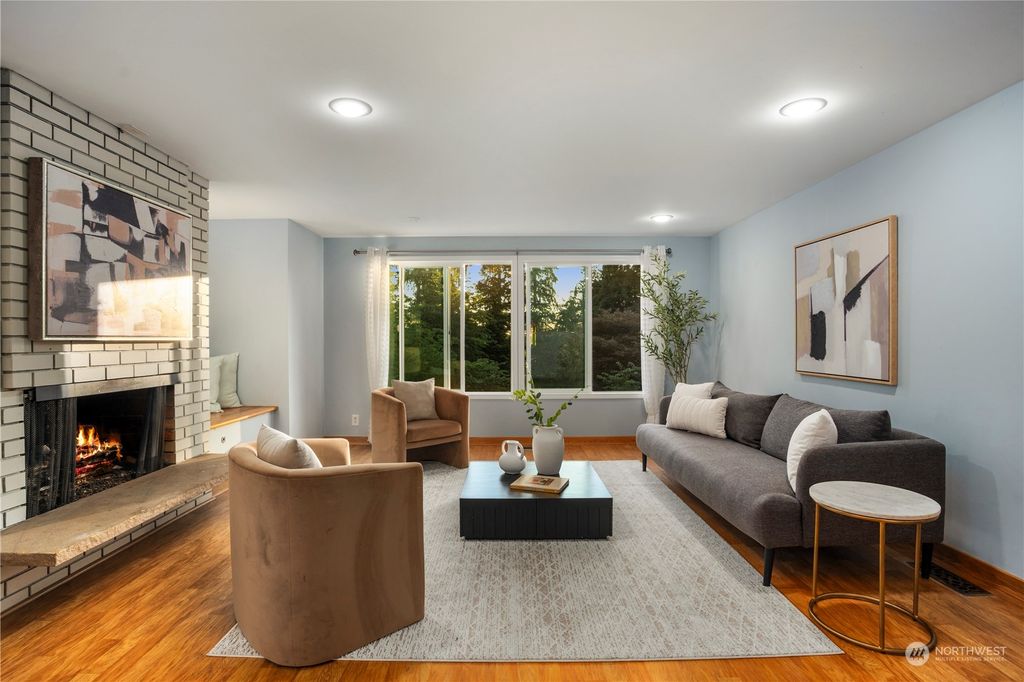 Photo of 6516 121st Avenue SE, Bellevue, WA 98006 (MLS # 2257163)