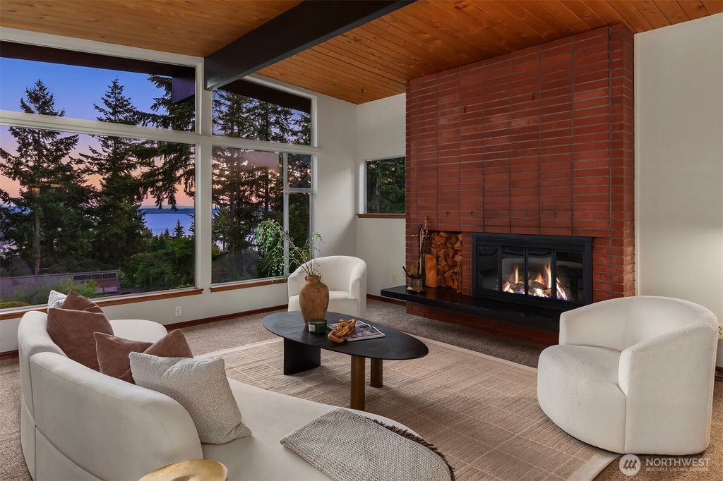 Photo of 1925 SW 170th Street, Normandy Park, WA 98166 (MLS # 2583069)