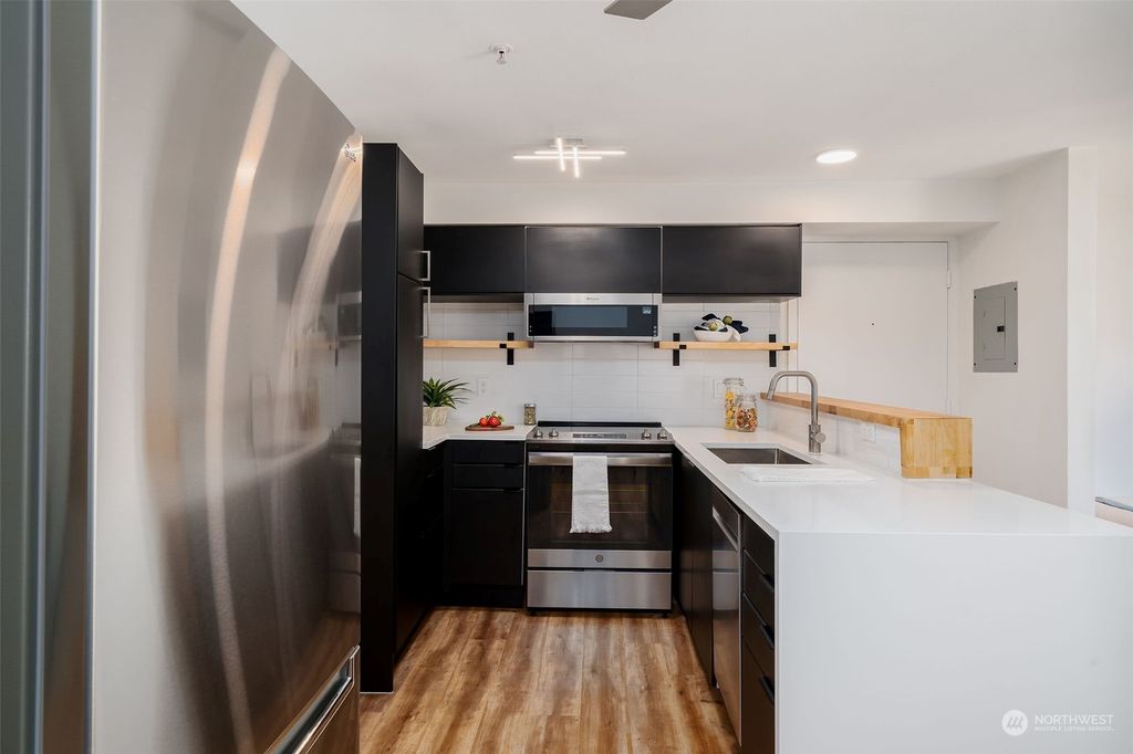 Photo of 425 Vine Street #619, Seattle, WA 98121 (MLS # 2162951)