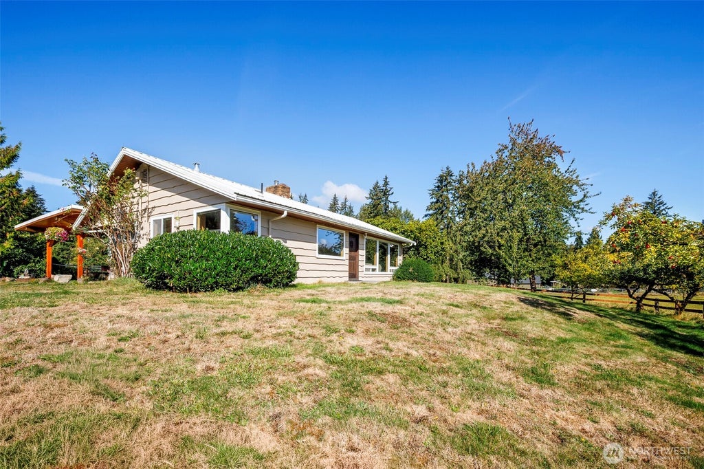 Photo of 36627 200th Avenue SE, Auburn, WA 98092 (MLS # 2585210)