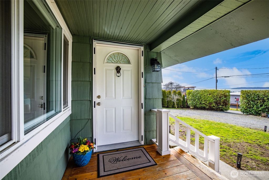 Photo of 22540 8th Avenue S, Des Moines, WA 98198 (MLS # 2338543)
