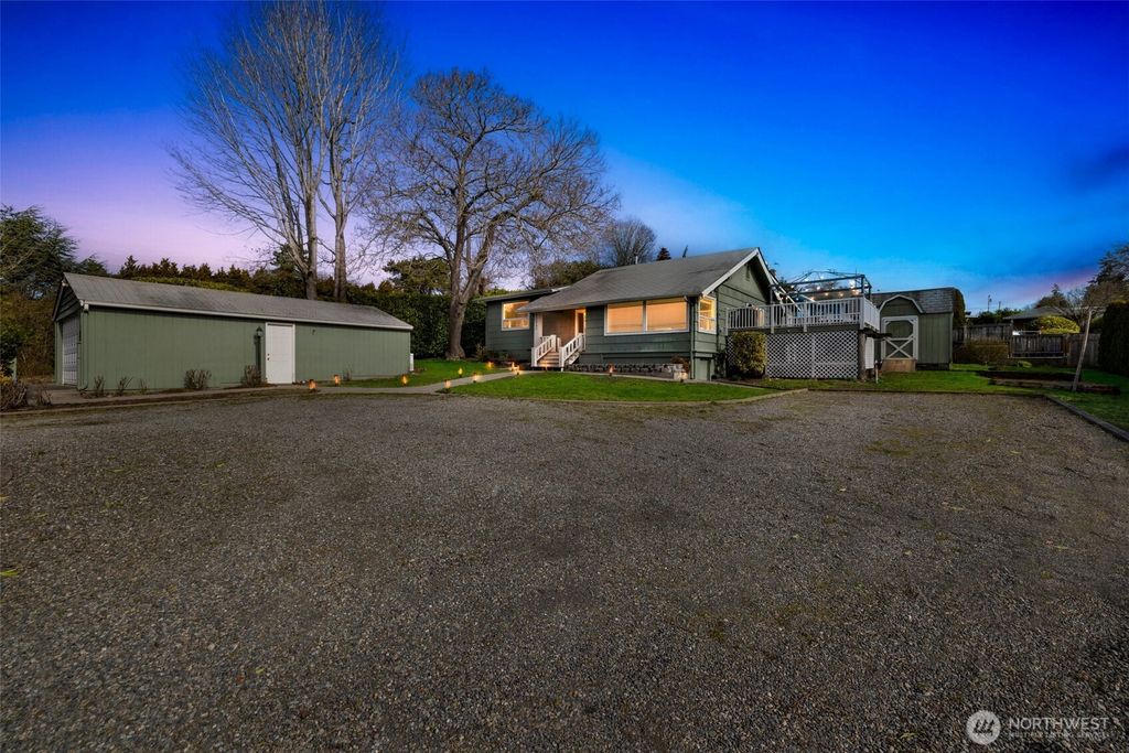 Photo of 22540 8th Avenue S, Des Moines, WA 98198 (MLS # 2338543)