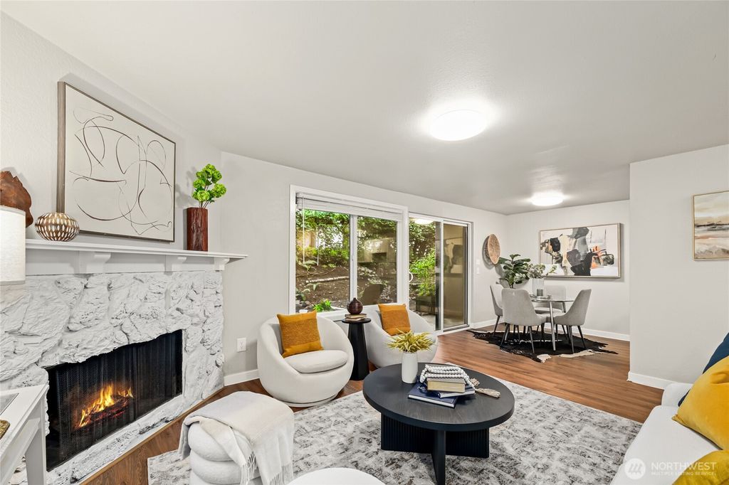 Photo of 12527 NE 117th Place #F5, Kirkland, WA 98034 (MLS # 2478430)