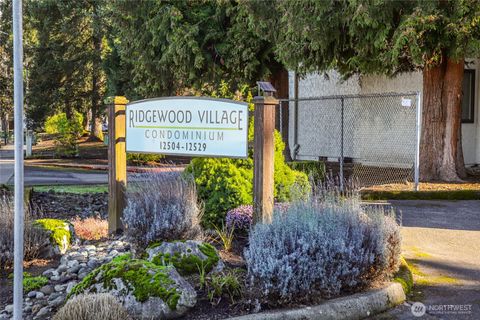 Photo of 12527 NE 117th Place #F5, Kirkland, WA 98034 (MLS # 2478430)