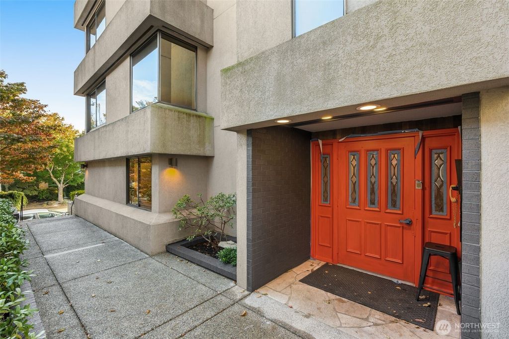 Photo of 1627 California Avenue SW #1, Seattle, WA 98116 (MLS # 2443367)