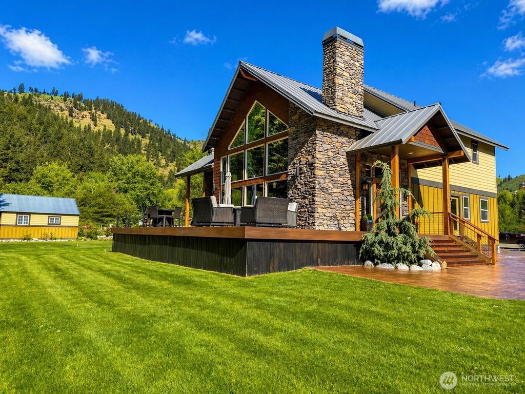 Photo of 180 Country River Lane, Entiat, WA 98822 (MLS # 2512871)