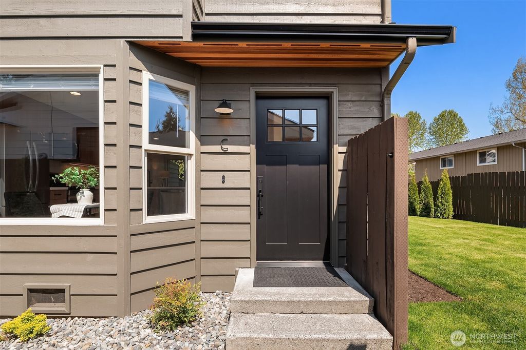 Photo of 509 Avenue A #C, Snohomish, WA 98290 (MLS # 2365335)