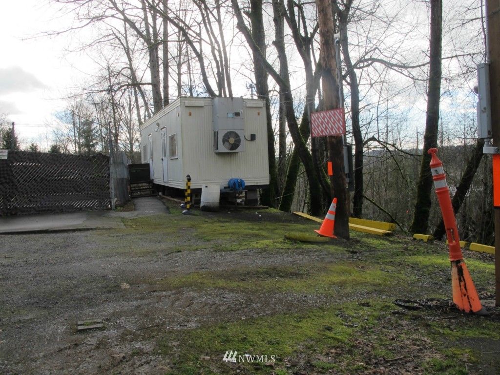 Photo of 2457 Kamber Road, Bellevue, WA 98007 (MLS # 600005)