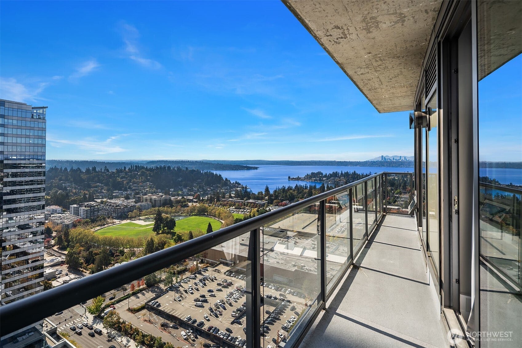 650 Bellevue Way NE 3303