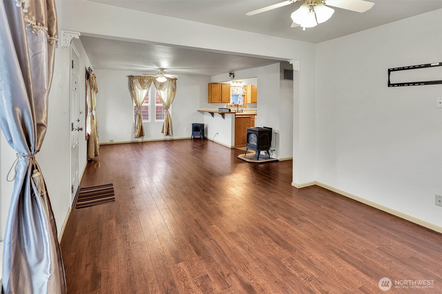 6423 S Montgomery Street