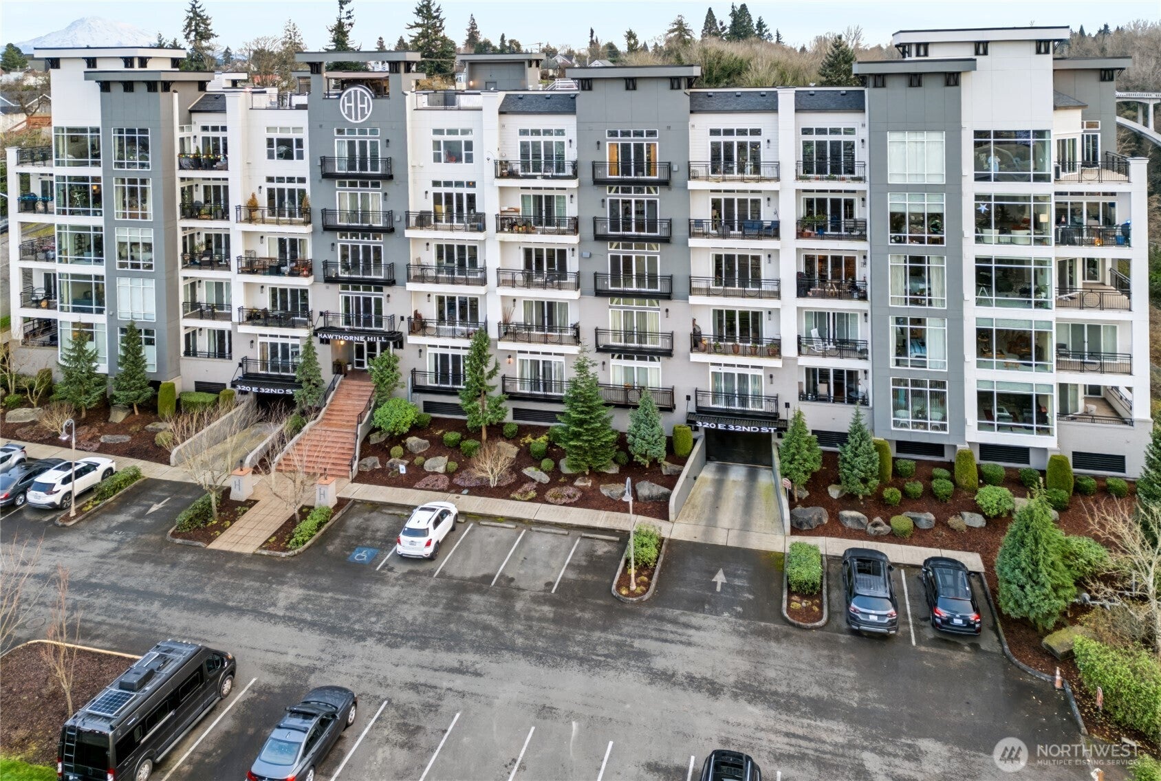 320 E 32nd Street 505