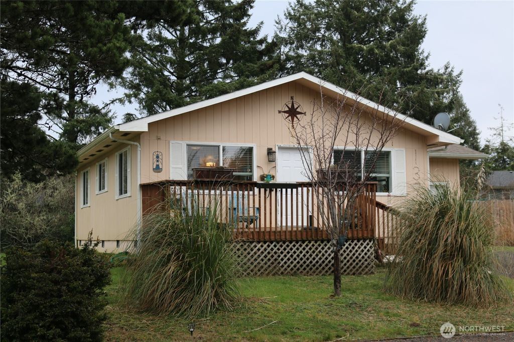 Photo of 137 Spruce Loop SW, Ocean Shores, WA 98569 (MLS # 2475330)