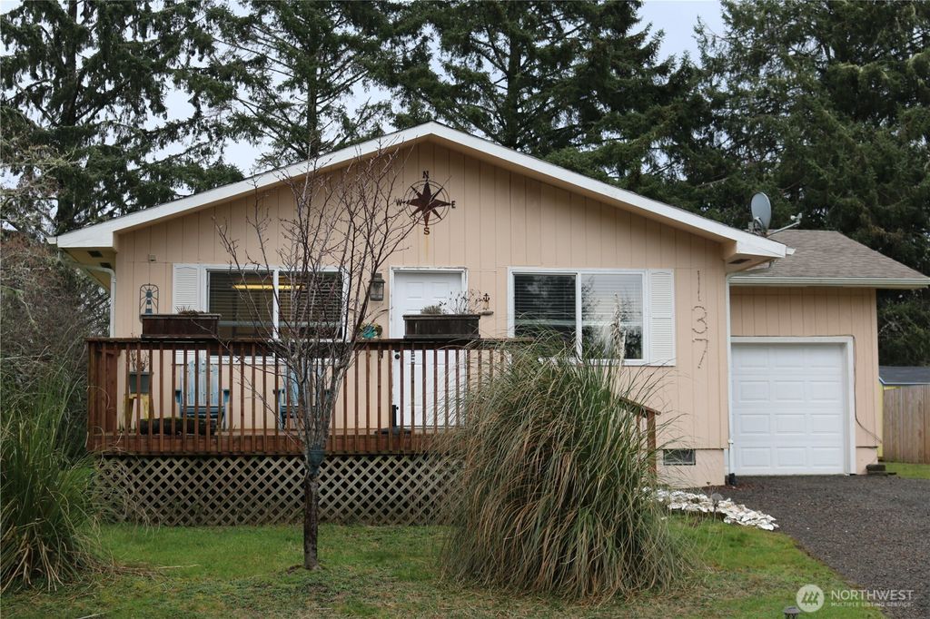 Photo of 137 Spruce Loop SW, Ocean Shores, WA 98569 (MLS # 2475330)
