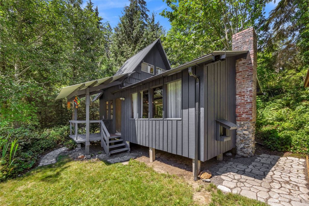 Photo of 20202 Crystal Springs Drive, Granite Falls, WA 98252 (MLS # 2263794)