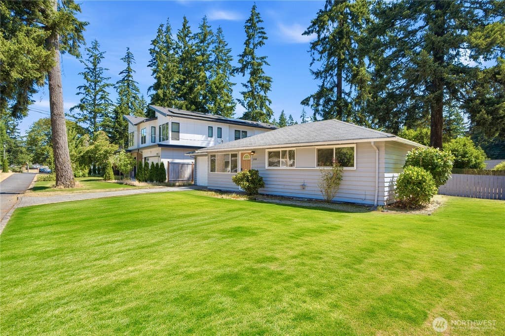 Photo of 1344 NE 164th Place, Bellevue, WA 98008 (MLS # 2555579)
