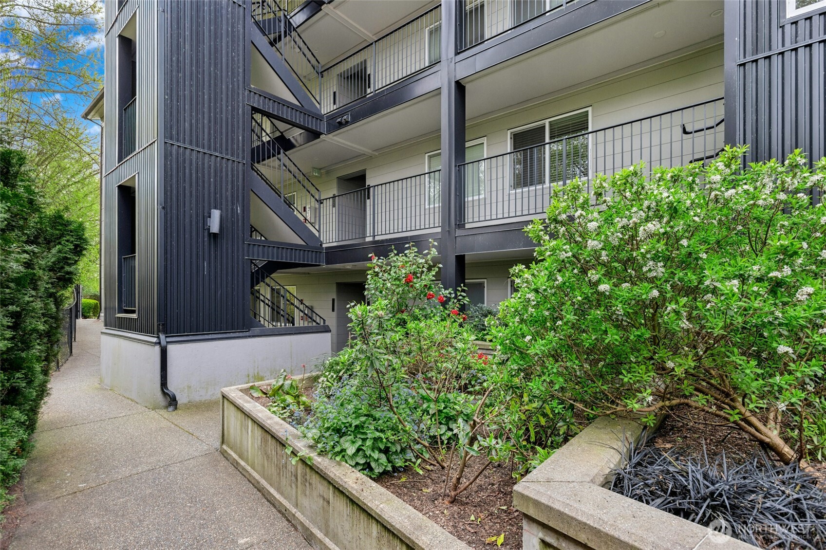 9201 NE Juanita Drive 202