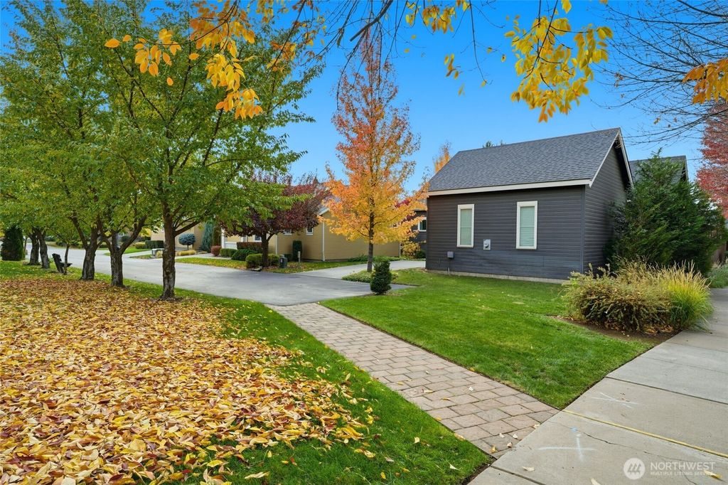 Photo of 706 Nuthatch Drive, College Place, WA 99324 (MLS # 2450971)