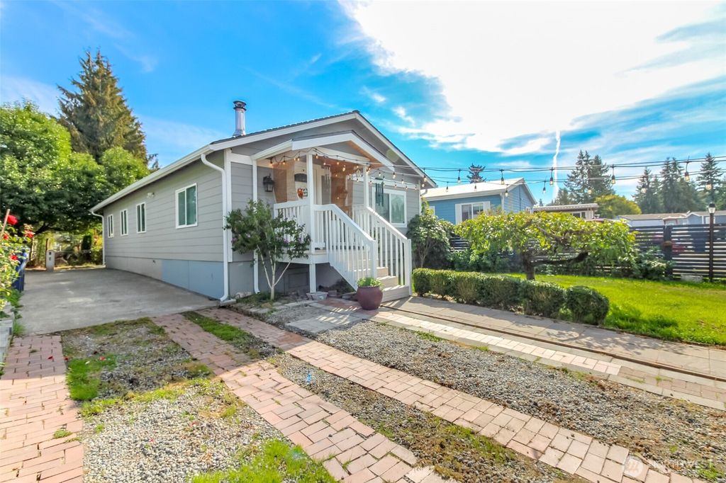 Photo of 3001 S 288th St #195, Federal Way, WA 98003 (MLS # 2439553)