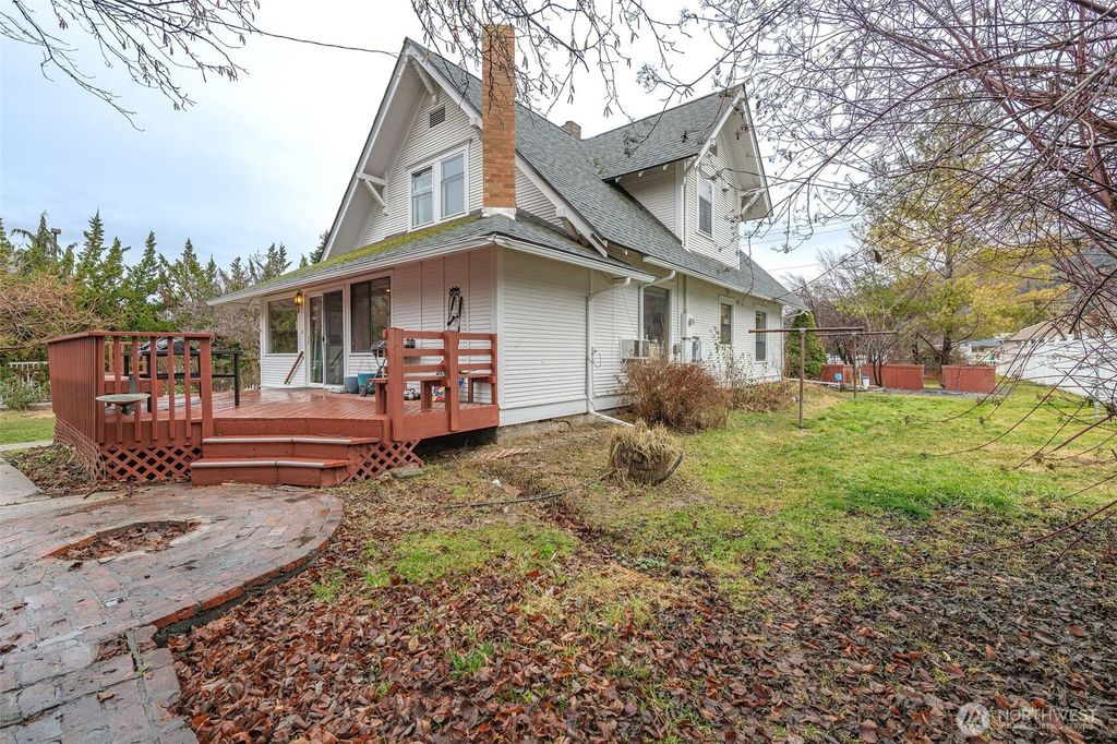 Photo of 811 Pioneer Avenue, Cashmere, WA 98815 (MLS # 2475074)