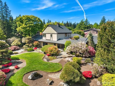 Photo of 7720 NE 8th Street, Medina, WA 98039 (MLS # 2522516)